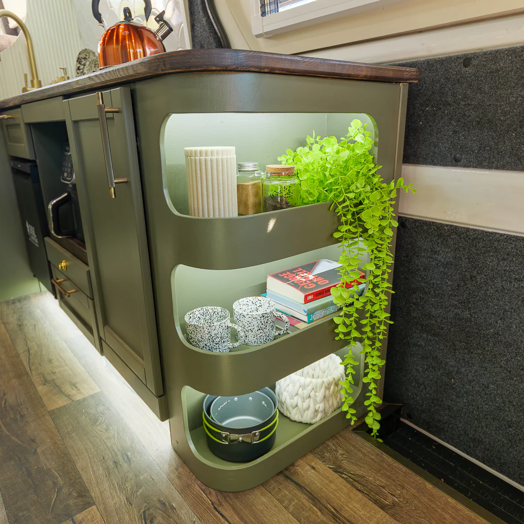 Nicola - Automatic Luxury Campervan - Image 11
