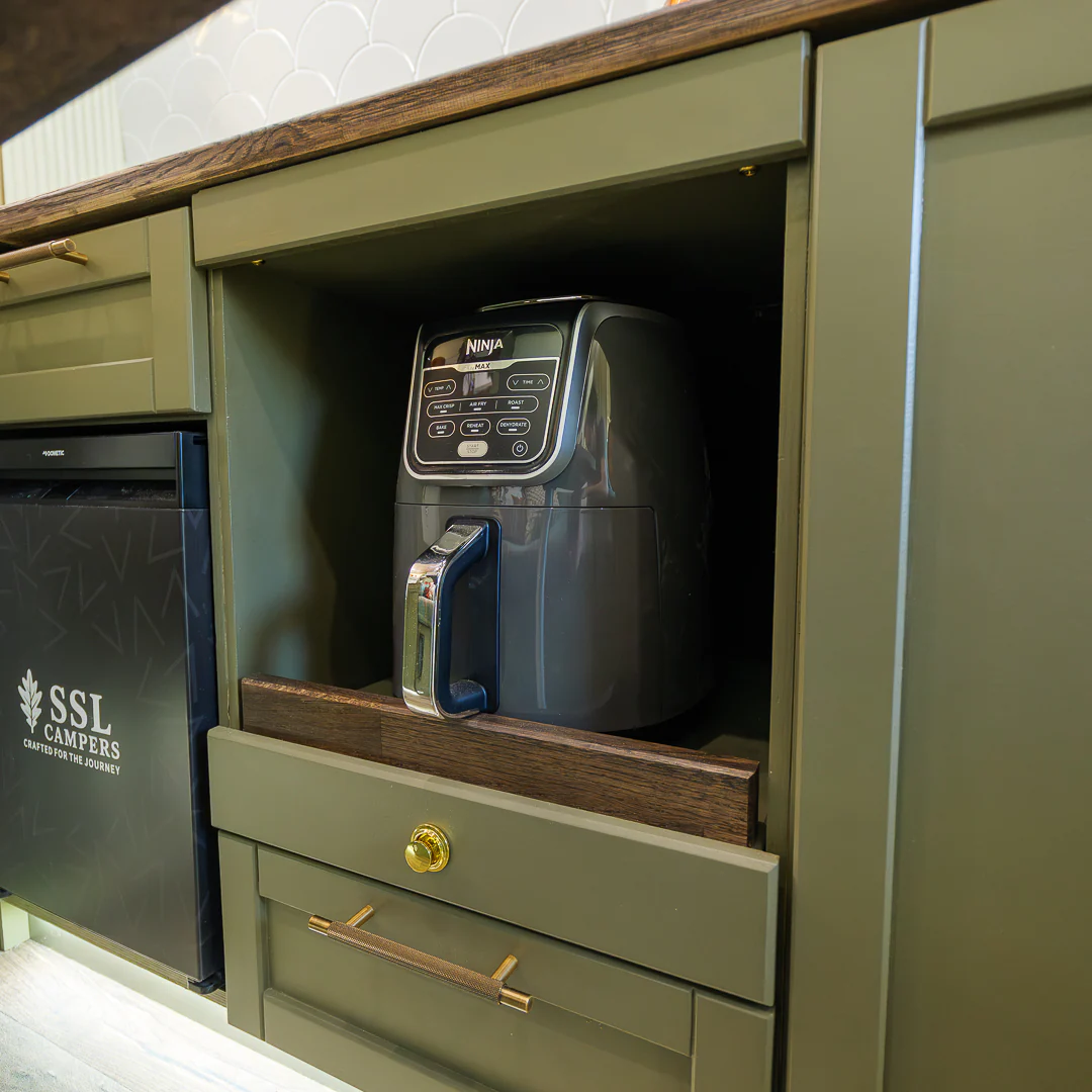 Nicola - Automatic Luxury Campervan - Image 7