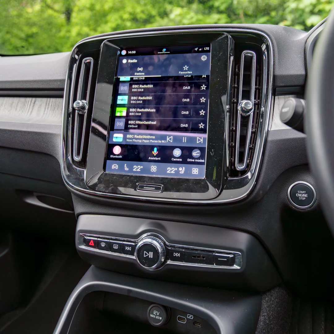 Volvo XC-40 - Image 22