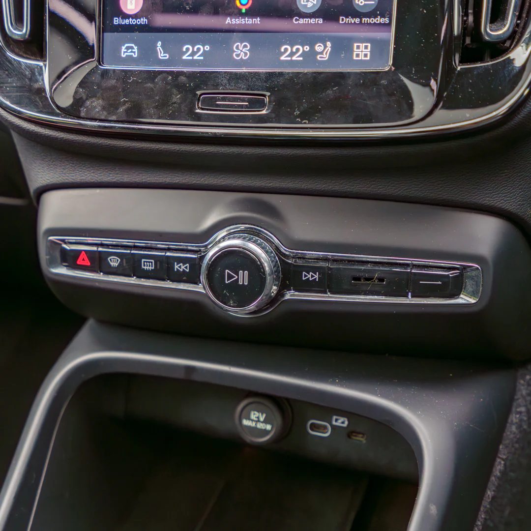 Volvo XC-40 - Image 23